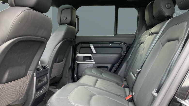 Land Rover Defender 2.0 P300 X-Dynamic HSE 110 5dr Auto Petrol Estate